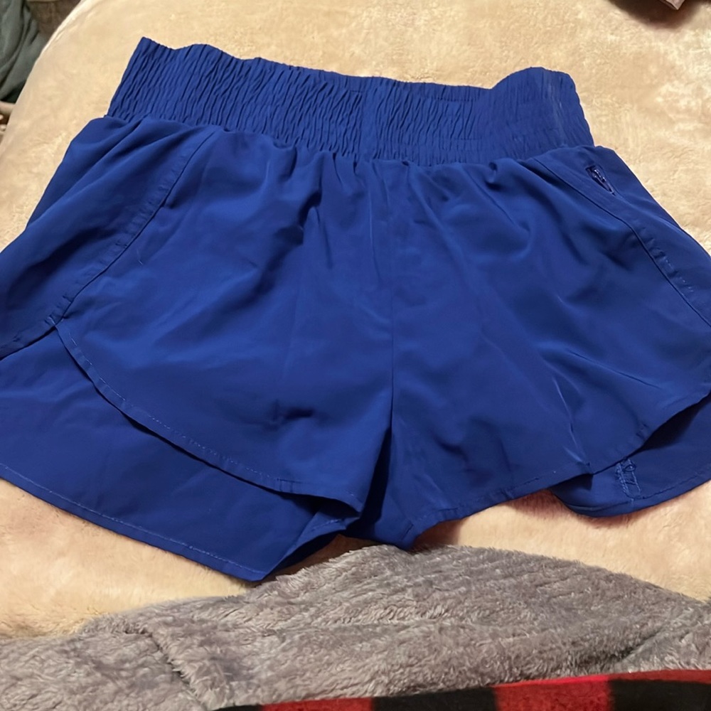 Amazon shorts! size L